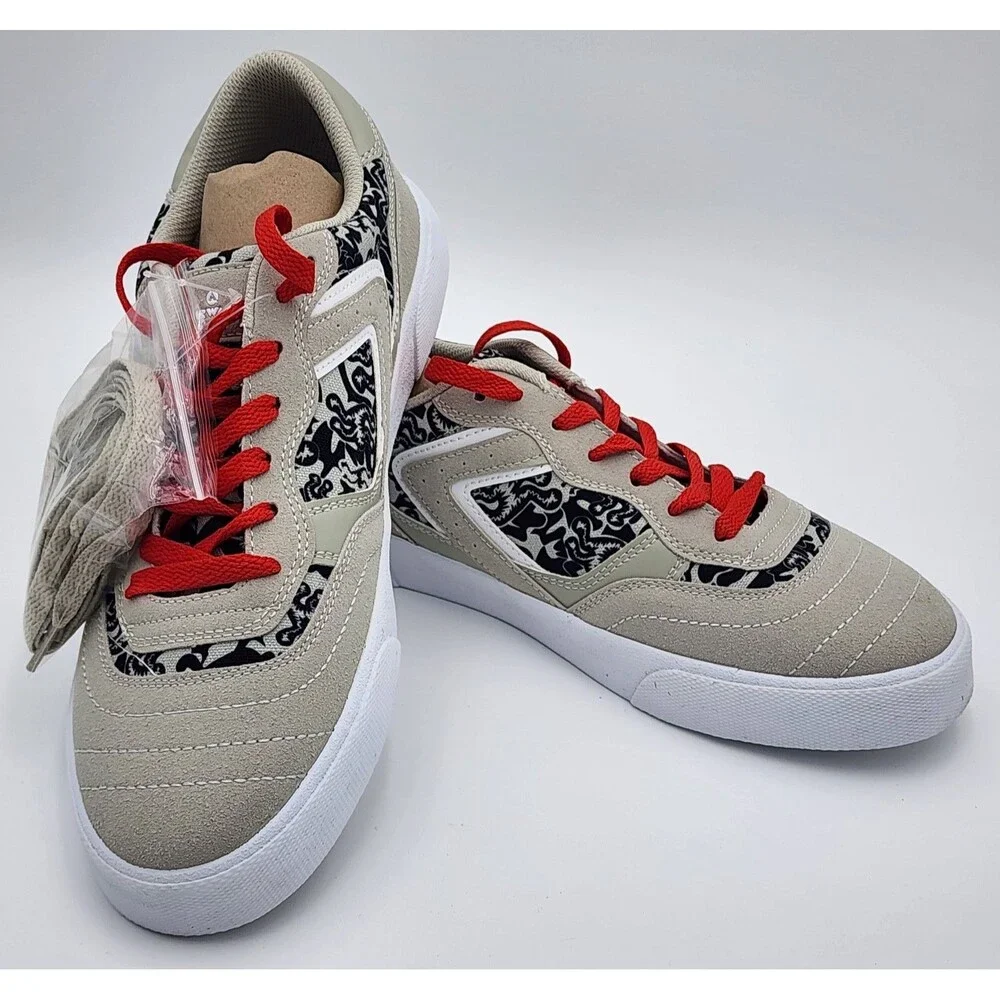 Mens Airwalk Grip sneakers, Olive, Size 9.5, New/Store Display